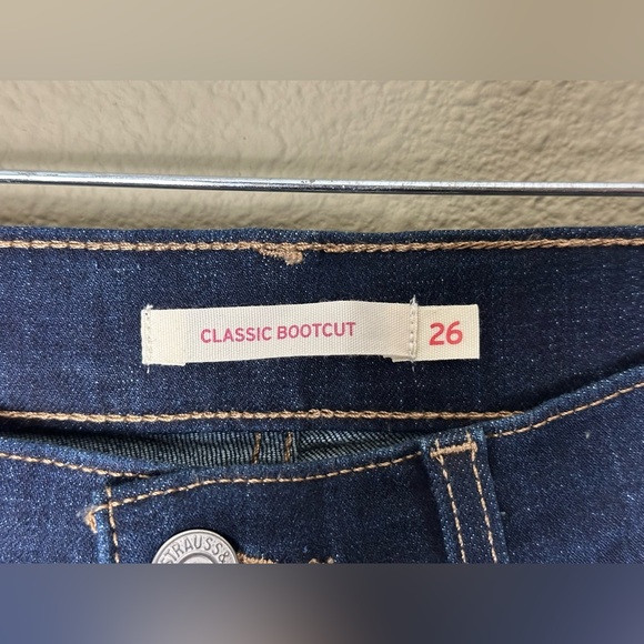 NWOT LEVIS DARK BLUE CLASSIC BOOTCUT JEAN 26 #55 - Picture 4 of 4